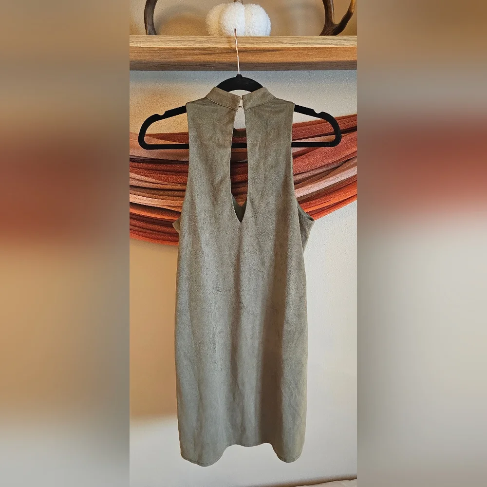 First Love - Elegant Olive Green Sleeveless Dress - Picture 2 of 8